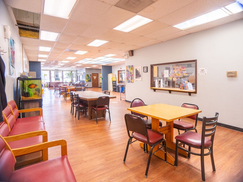 More Photos Of 5710 N Broadway St, Chicago Office Residential For Sale