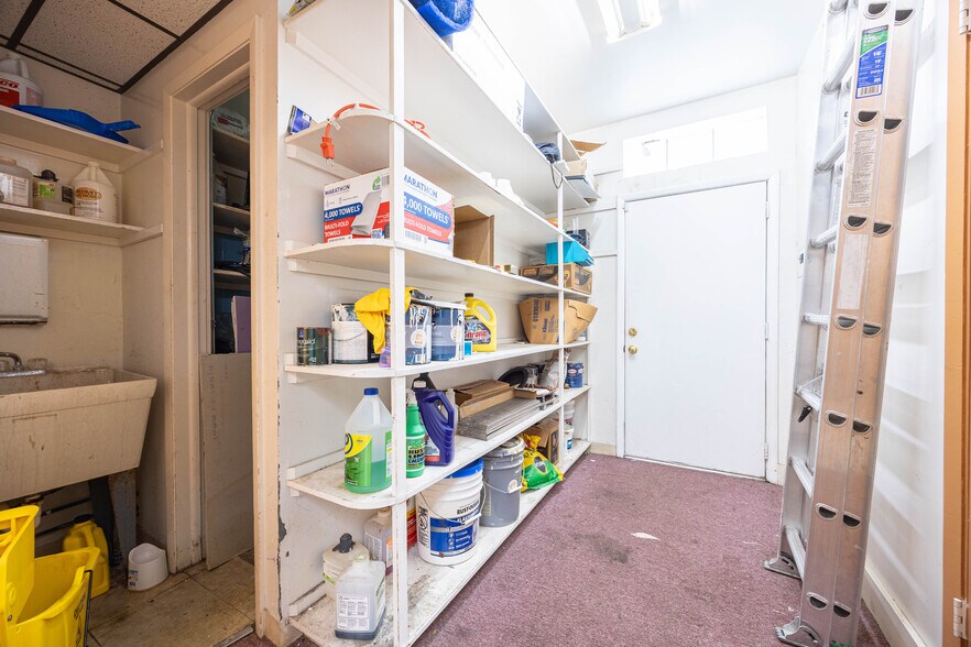 More Photos Of 1226 SW Main Blvd, Lake City Medical For Sale