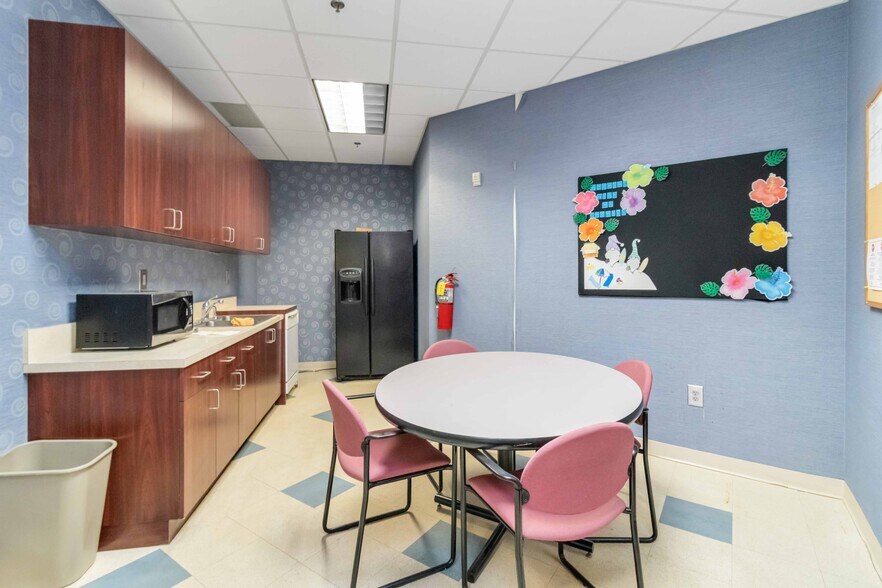 More Photos Of 500 Plantation Park Dr, Loganville Office For Lease