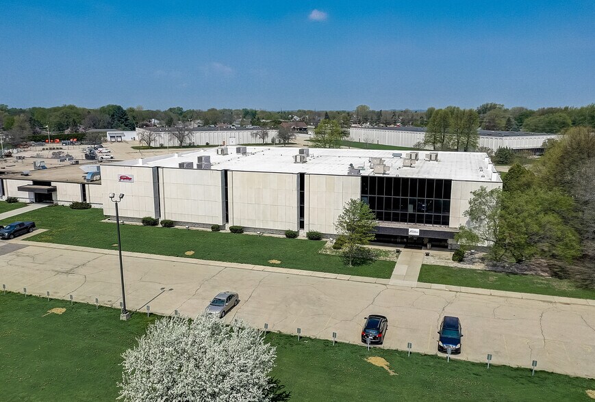 More Photos Of 100 Communications Dr, Sun Prairie Office For Sale