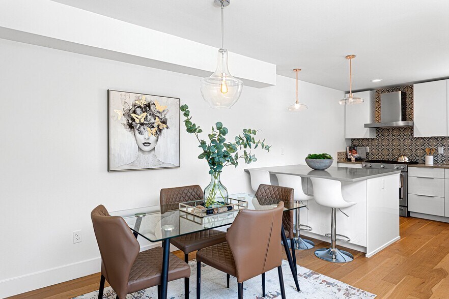 More Photos Of 4270 NE 50th St, Seattle Apartments For Sale