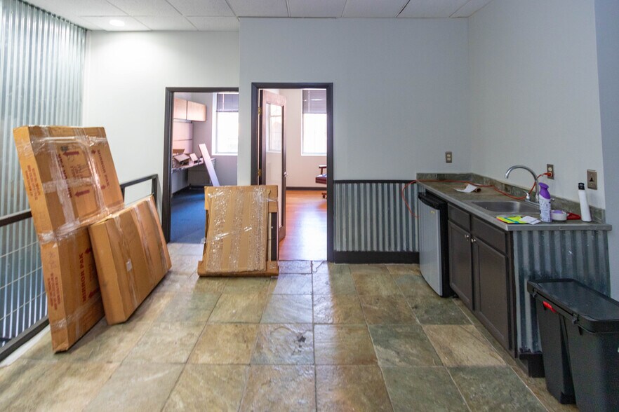 More Photos Of 115 W Saratoga St, Baltimore Storefront Retail Residential For Sale