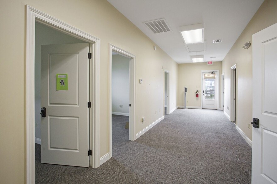 More Photos Of 1773 Ryan St, Lake Charles Office For Sale