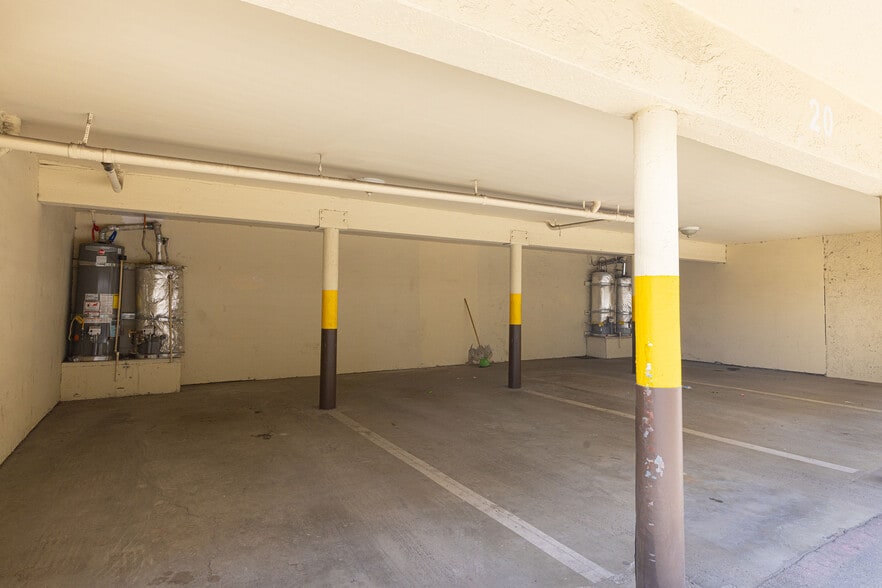 More Photos Of 75 N Hebbron Ave, Salinas Apartments For Sale