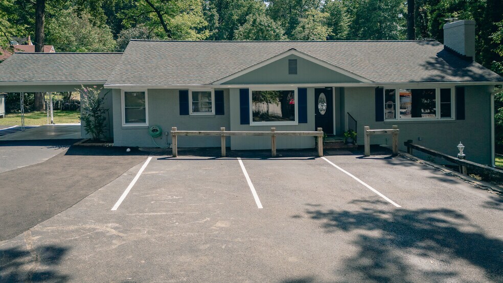 More Photos Of 3042 Brambleton Ave, Roanoke Office Residential For Sale