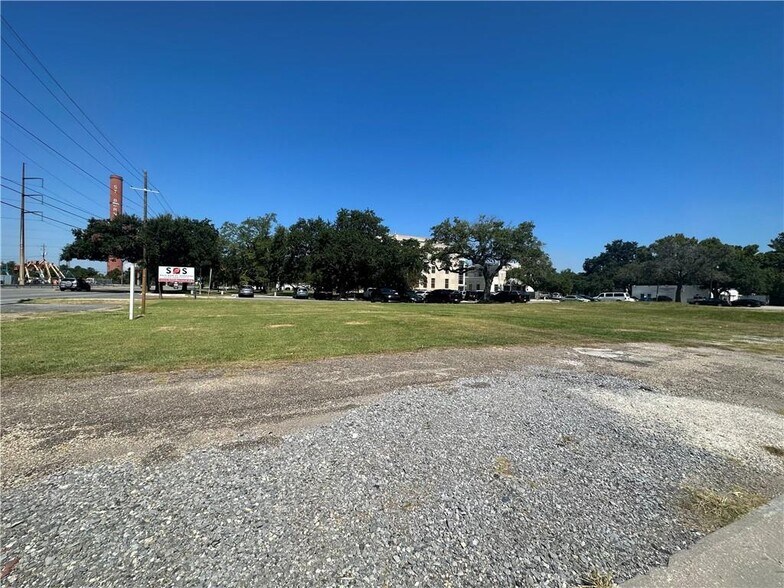 More Photos Of 1001-1007 W Saint Bernard Hwy, Chalmette Land For Sale