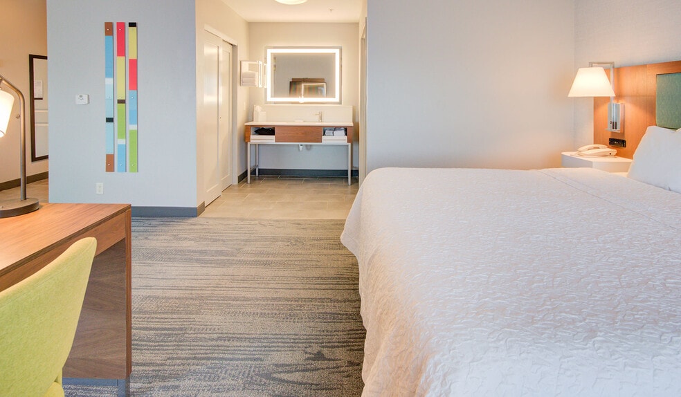 More Photos Of 4617 7th St, Bay City Hotel For Sale