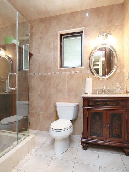 More Photos Of 188 Van Buren St, Staten Island Warehouse For Sale