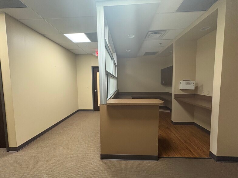 More Photos Of 100 NE Missouri Rd, Lee's Summit Medical For Lease
