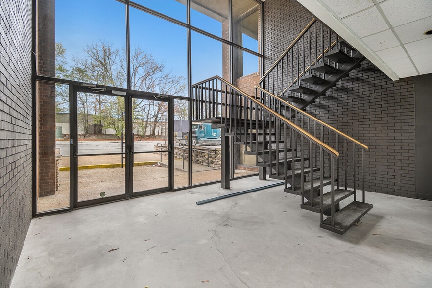 More Photos Of 45 South Ave SE, Marietta Loft Creative Space For Lease