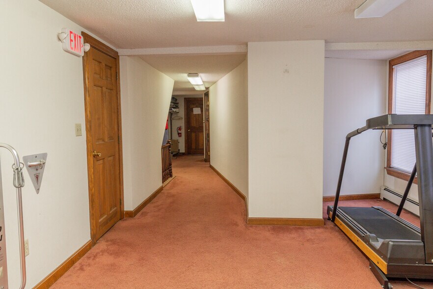 More Photos Of 1385 Congress St, Portland Office For Sale