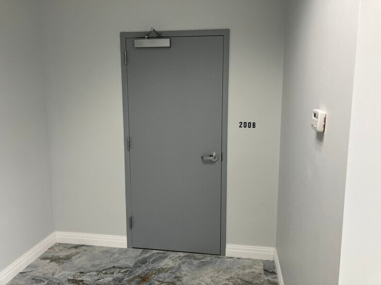 More Photos Of 193 N Park Trl, Stockbridge Medical For Sale