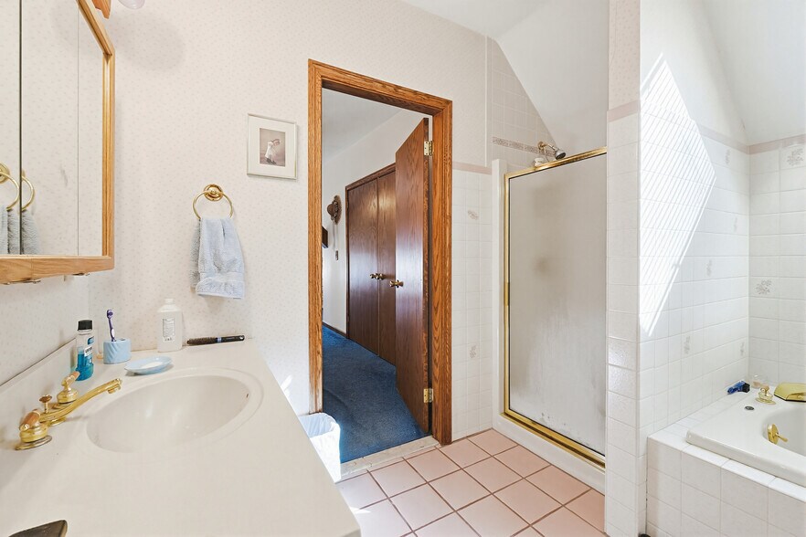 More Photos Of 1501 Lonsdale Ave, Lincoln General Retail For Sale