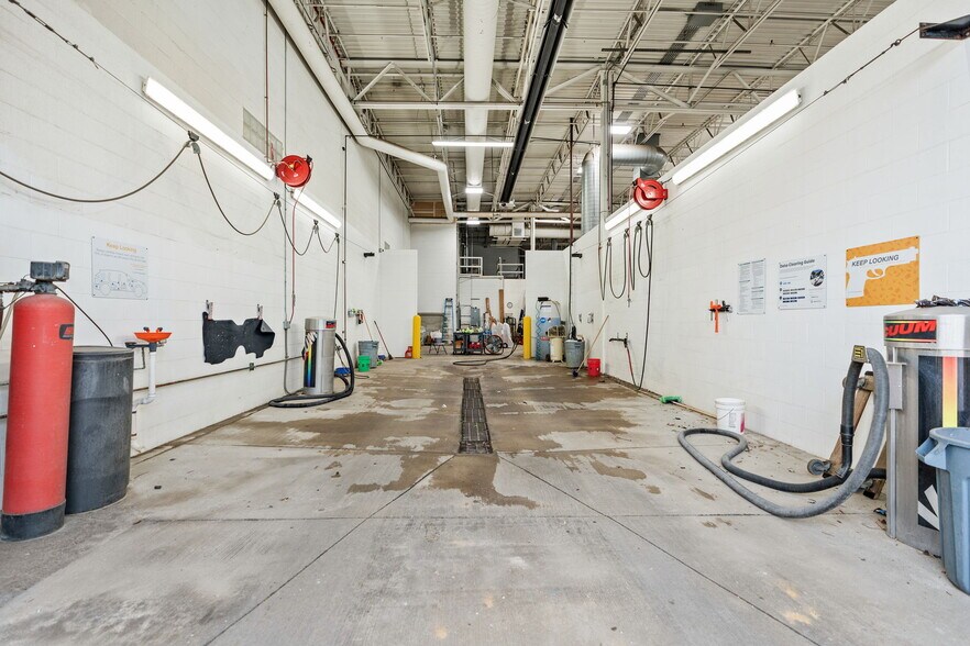 More Photos Of 2905 Lexington Ave S, Eagan Flex For Sale