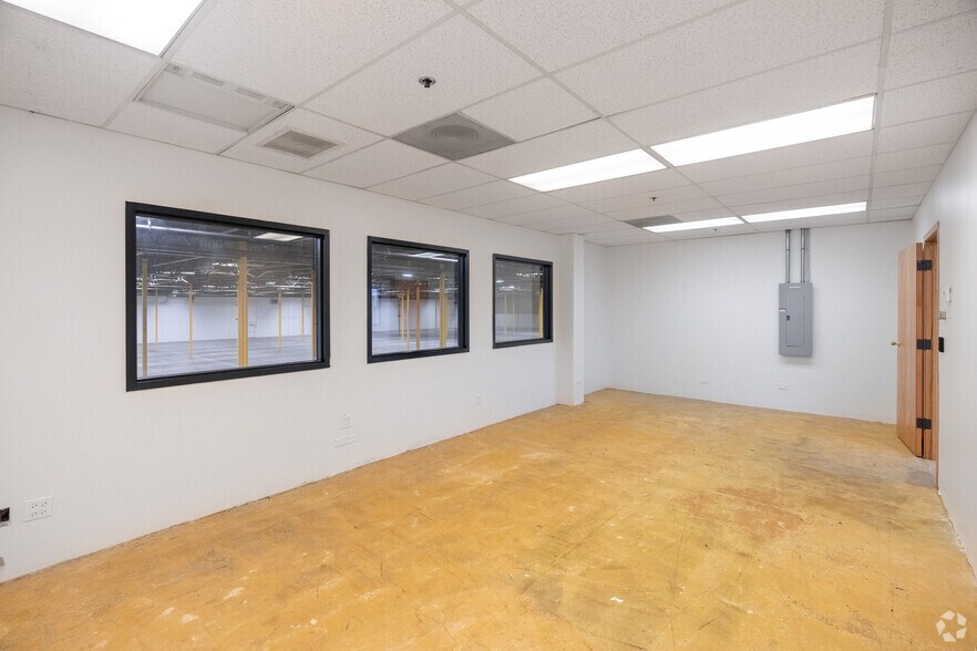 More Photos Of 3550 Odessa Way, Aurora Manufacturing For Lease