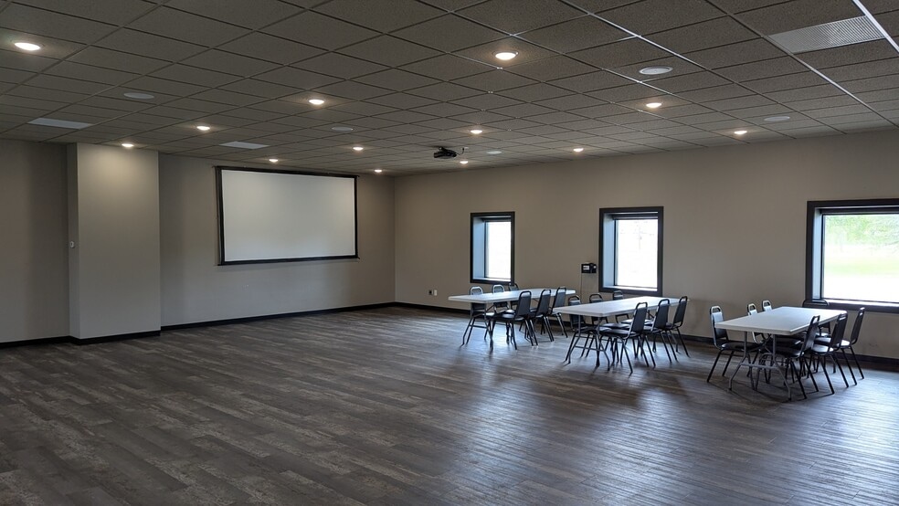More Photos Of 4490 US-212, Montevideo Sports And Entertainment For Sale