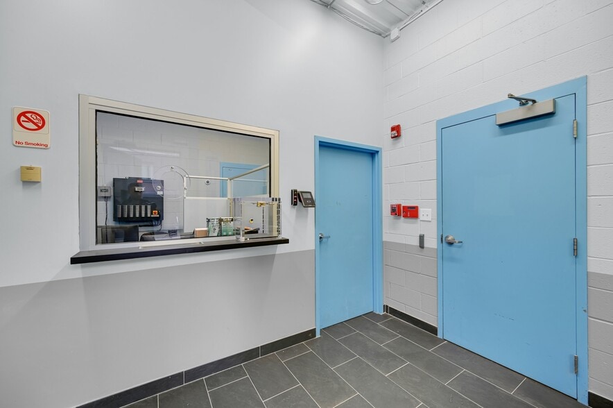 More Photos Of 170-172 Spring St, Newton Office For Sale