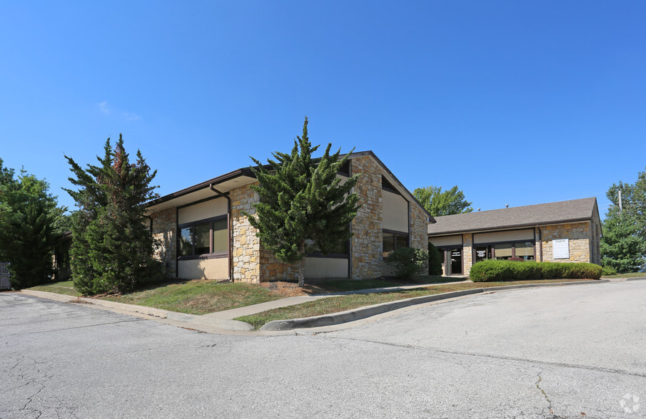 Primary Photo Of 13460 S Arapaho Dr, Olathe Unknown For Lease