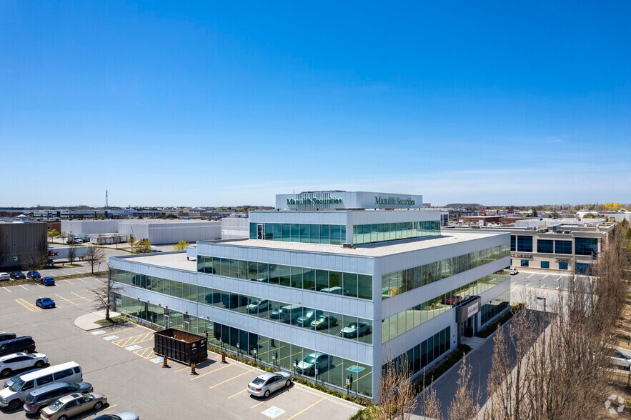 More Photos Of 2360 Bristol Cir, Oakville Office For Sale
