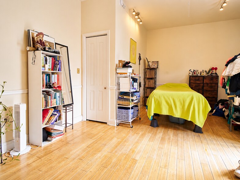 More Photos Of 134 Hunter St, Kingston Apartments For Sale