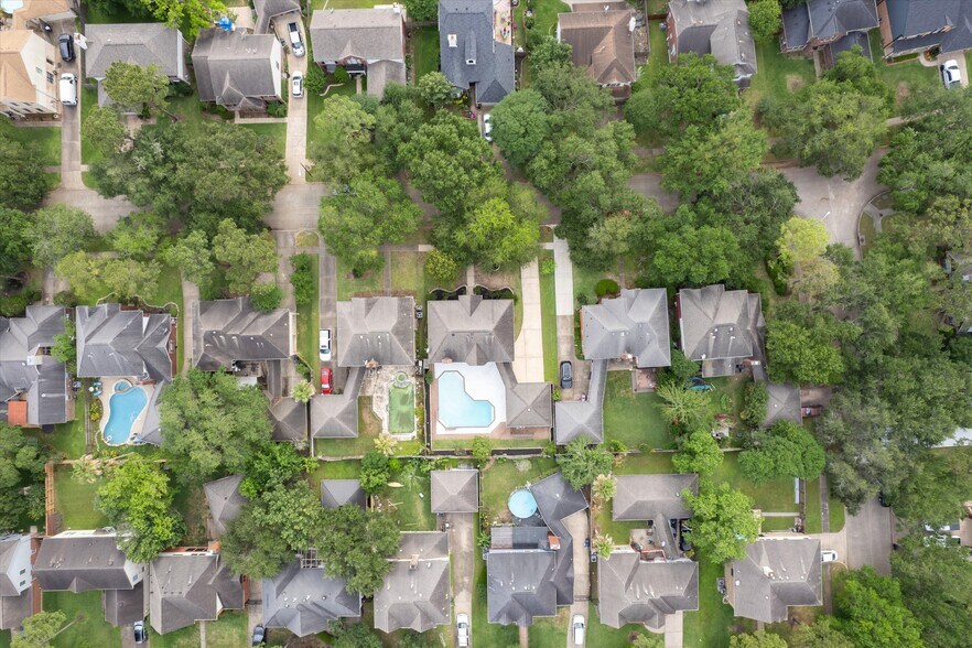 More Photos Of 124 Lake Point Dr, League City Specialty For Sale