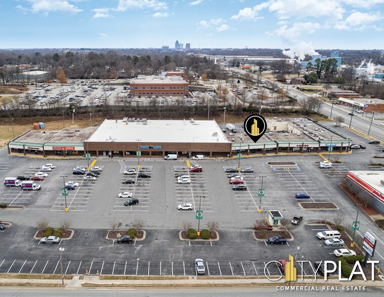 More Photos Of 108-124 W Meadowview Rd, Greensboro General Retail For Lease