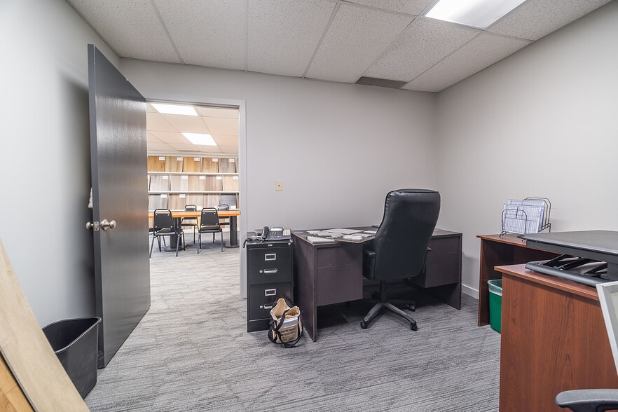 More Photos Of 3657 Trabue Rd, Columbus Warehouse For Sale