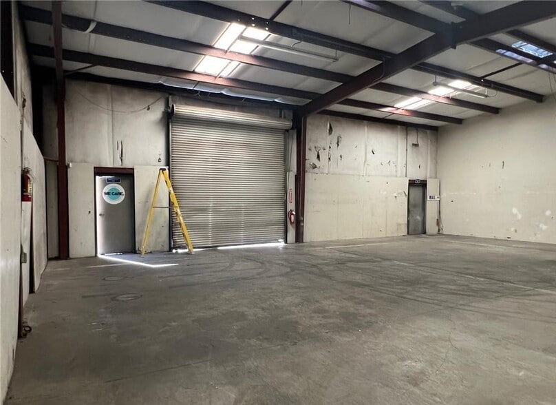 More Photos Of 2120 Wardrobe Ave, Merced Warehouse For Lease
