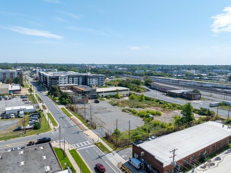 More Photos Of 2130 N Tryon St, Charlotte Flex For Sale