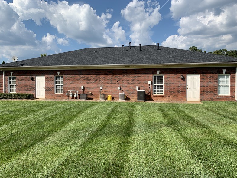 More Photos Of 3030 Senna Dr, Matthews Office For Lease