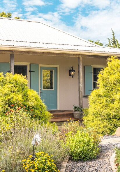 More Photos Of 295 Panthers Den Rd, Makanda Hotel For Sale