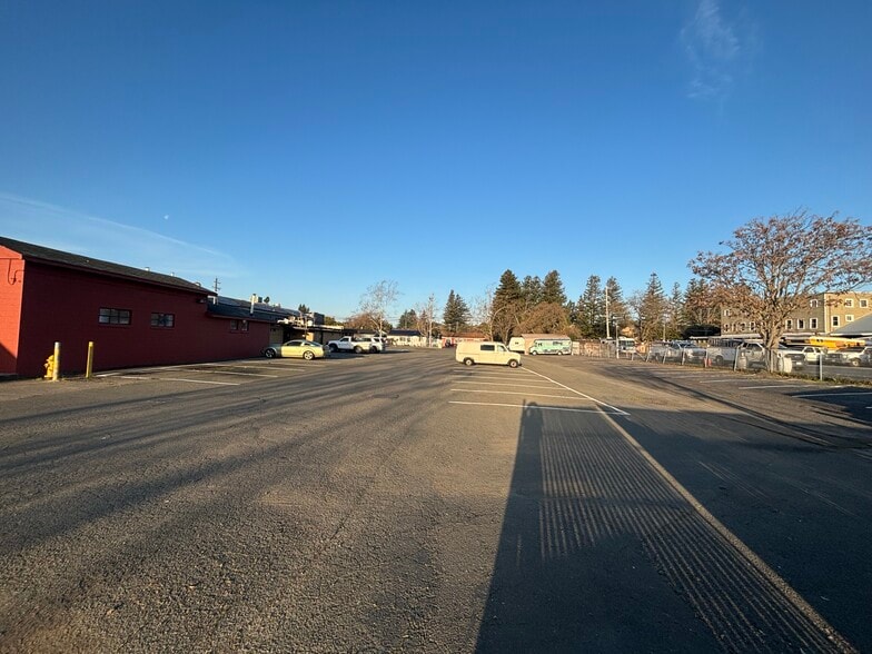 More Photos Of 101 S Coombs St, Napa Warehouse For Lease
