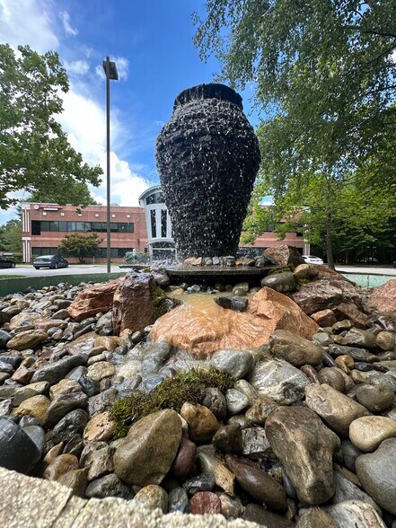 More Photos Of 804 Omni Blvd, Newport News Medical For Lease