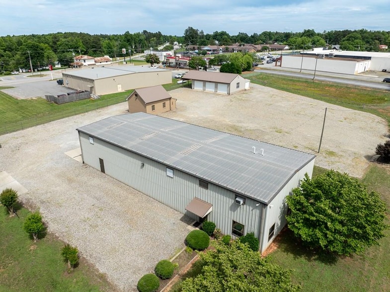 More Photos Of 471 Osborne St, Keysville Warehouse For Sale