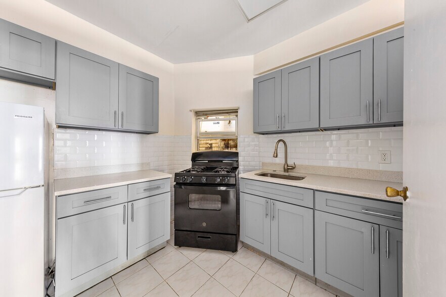 More Photos Of 11710 Jamaica Ave, Richmond Hill Apartments For Sale