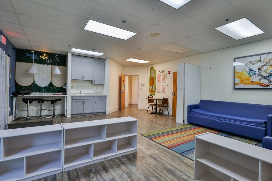 More Photos Of 541 Seneca St, Fountain Hill Healthcare For Sale