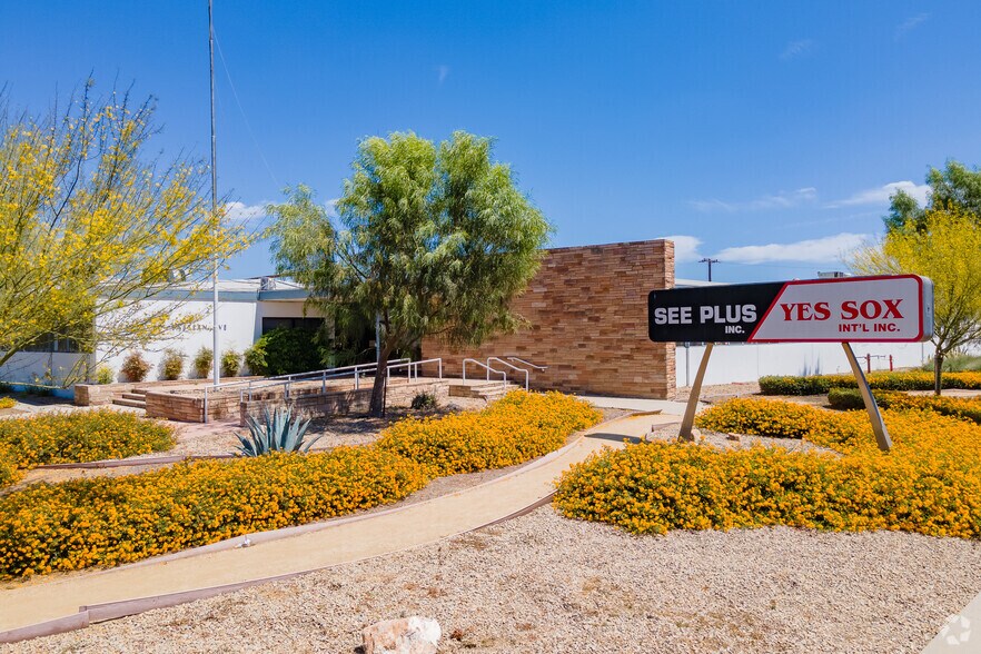 More Photos Of 2300 S Eastern Ave, Commerce Industrial For Sale