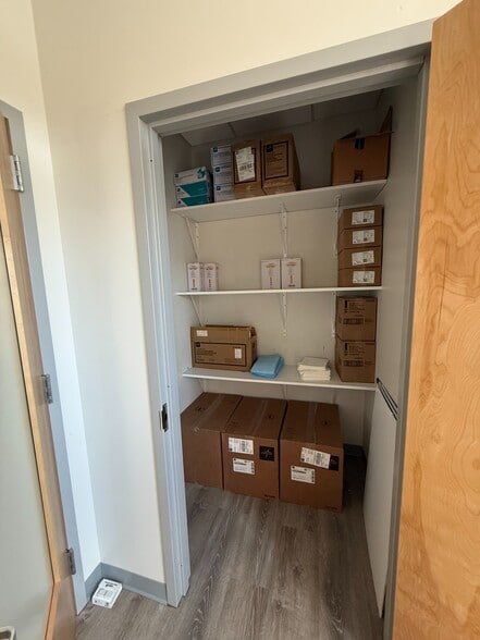 More Photos Of 456 Chestnut St, Lakewood Office For Lease
