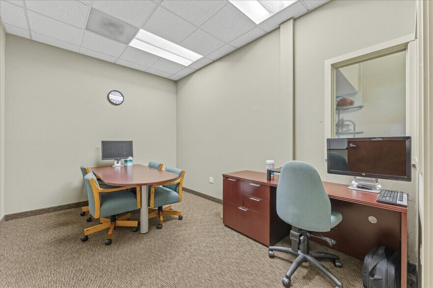 More Photos Of 250 Division St NE, Salem Office For Sale
