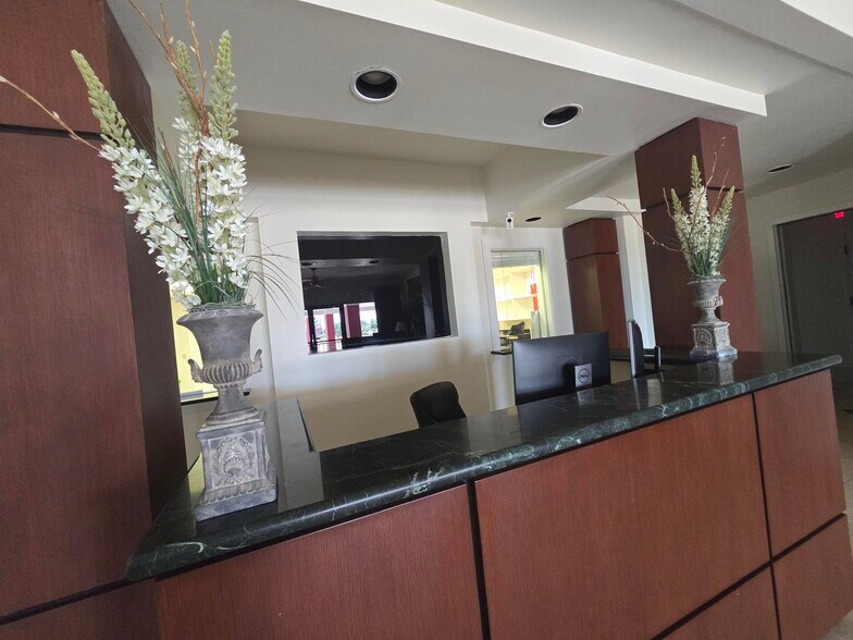 More Photos Of 4091 Colonial Blvd, Fort Myers Office Residential For Sale
