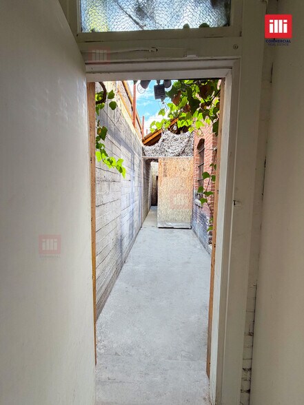 More Photos Of 3301-3311 Beverly Blvd, Los Angeles Office For Lease