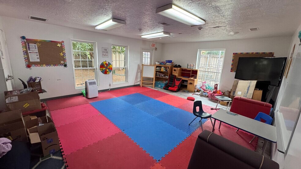 More Photos Of 13233 W Little York Rd, Houston Daycare Center For Lease