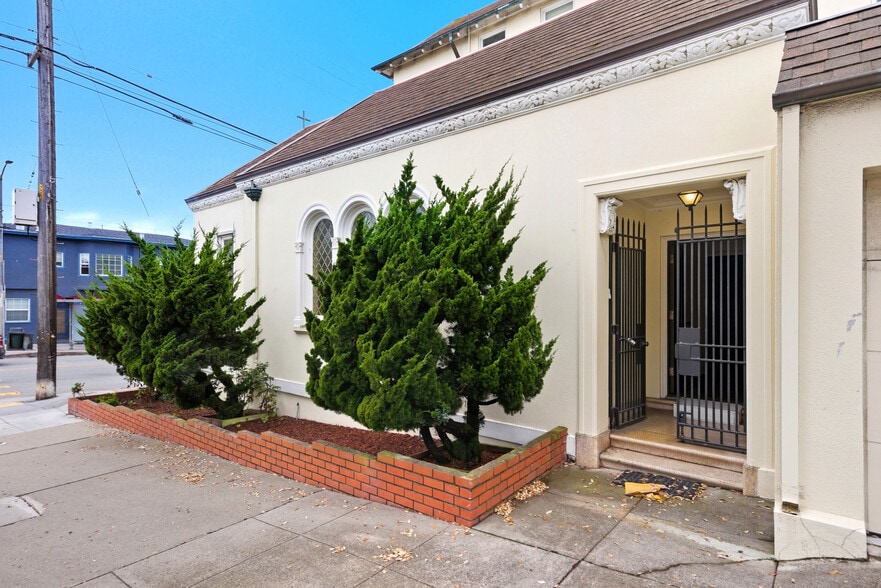 More Photos Of 3900 Balboa St, San Francisco Religious Facility For Sale