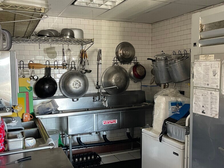 More Photos Of 8614-8620 Troy St, Spring Valley Apartments For Lease