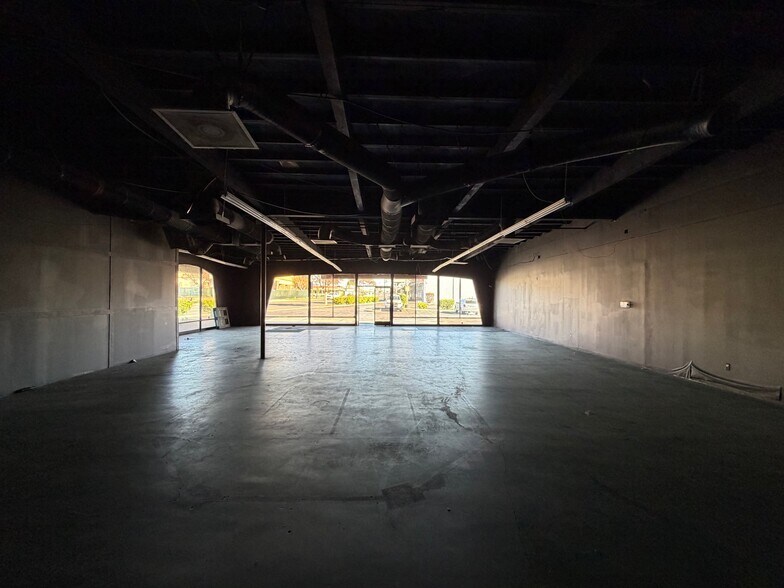 More Photos Of 16310-16316 Whittier Blvd, Whittier General Retail For Lease