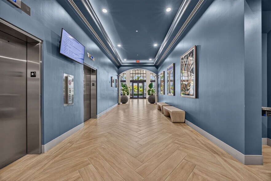 More Photos Of 4851 tamiami Trl N, Naples Office For Lease