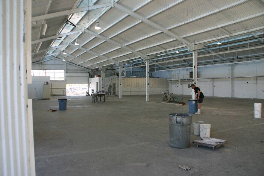 More Photos Of 2910 Humboldt St, Los Angeles Warehouse For Lease