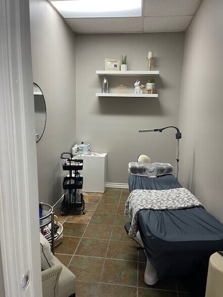 Primary Photo Of 24910-24914 Kuykendahl, Tomball Unknown For Lease