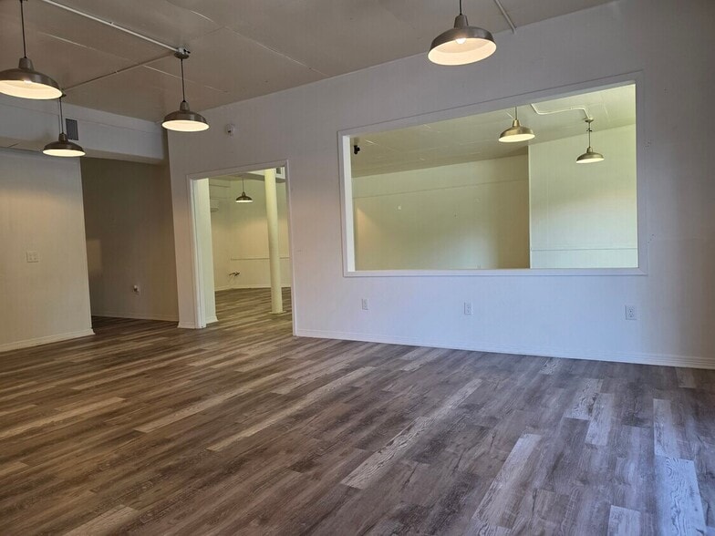 More Photos Of 1330 Avenue N, Huntsville Light Distribution For Lease