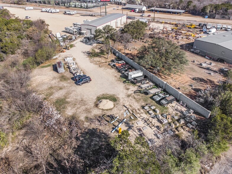 More Photos Of 18230 Bracken Dr, San Antonio Industrial For Sale